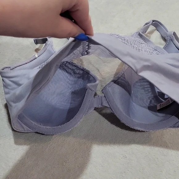 Victoria's Secret Bra - Picture 8 of 13